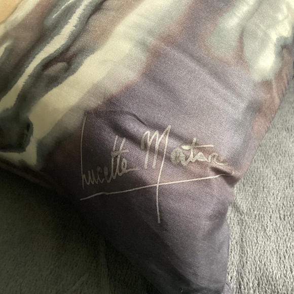 ARTIST SIGNED  PAINTED SILK FABRIC DECORATIVE SQUARE CUSHION COVER & INSERT 14in - Picture 9 of 12